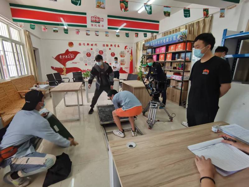 追星女孩心理学分析报告：马山县广告片拍摄公司揭秘饭圈应援式传播逻辑